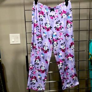 Women’s Poly Spandex Capri pants( Missing the top)